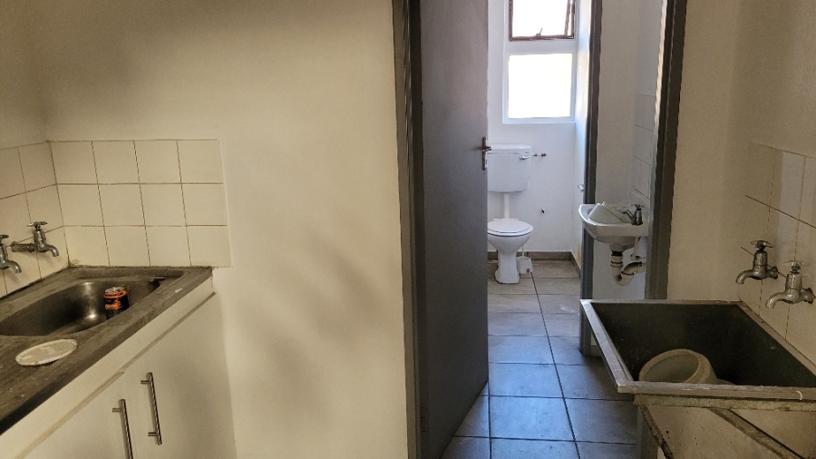 To Let Commercial Property for Rent in Montague Gardens Western Cape